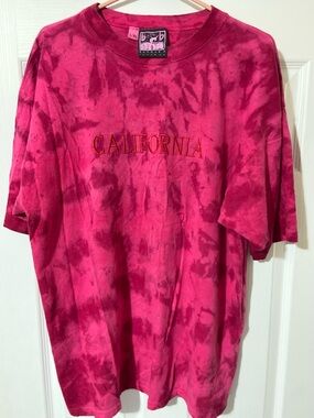Vintage Y2K California Embroidered Tie-Dye Short Sleeve Tee - Reddish Pink